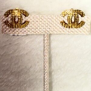 SOLD SOLD CHANEL Gold Clip-On Earrings